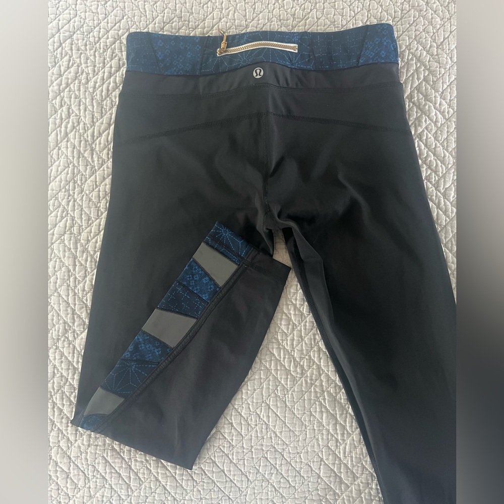 Lululemon 7/8 leggings - size 8 - black with detail